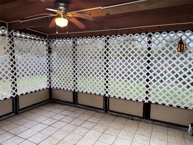 Foto del edificio - 14709 Fairland Drive