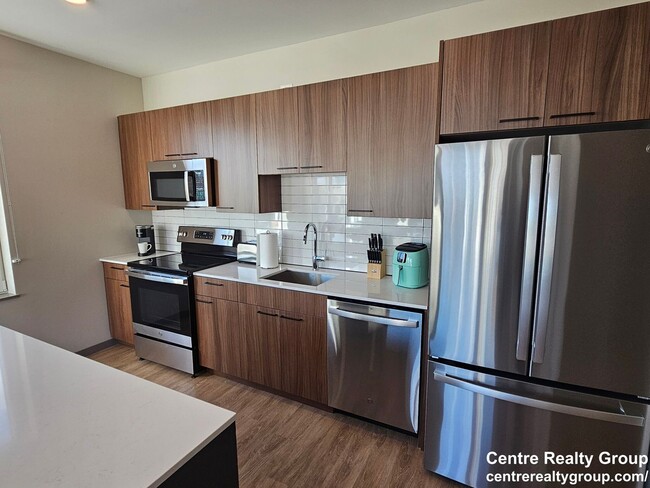 Building Photo - HOT ALLSTON LISTING!!!!