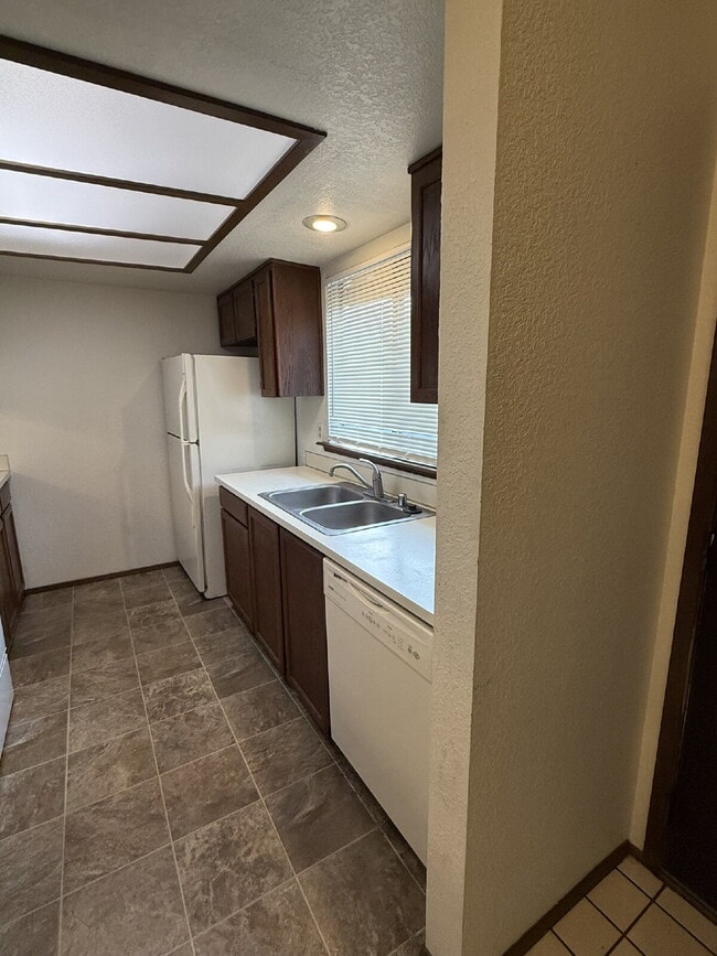 Photo - Lovely Updated 2-bedroom Unit Available NOW! Apartment