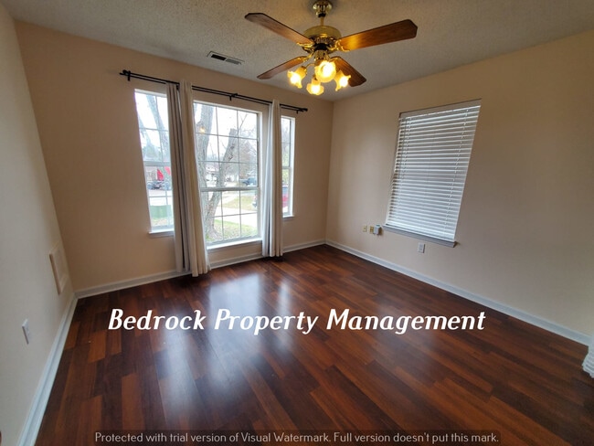 Foto del edificio - 110 Fernwood Cir