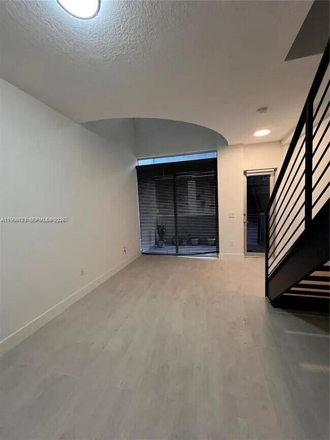 Foto del edificio - 3339 Virginia St