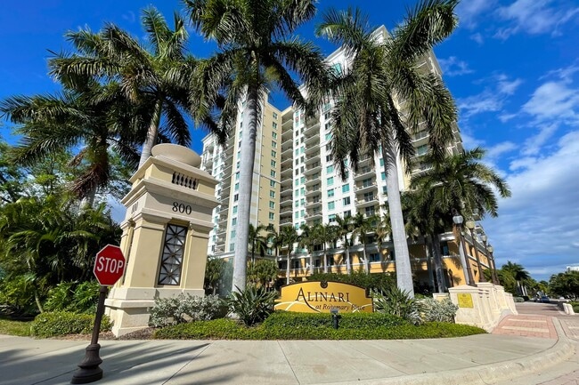 Building Photo - 800 N TAMIAMI Trl