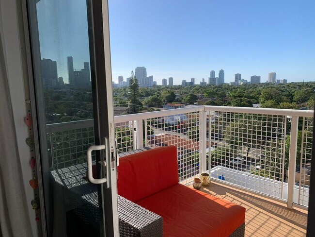 Foto del edificio - 900 SW 8th St