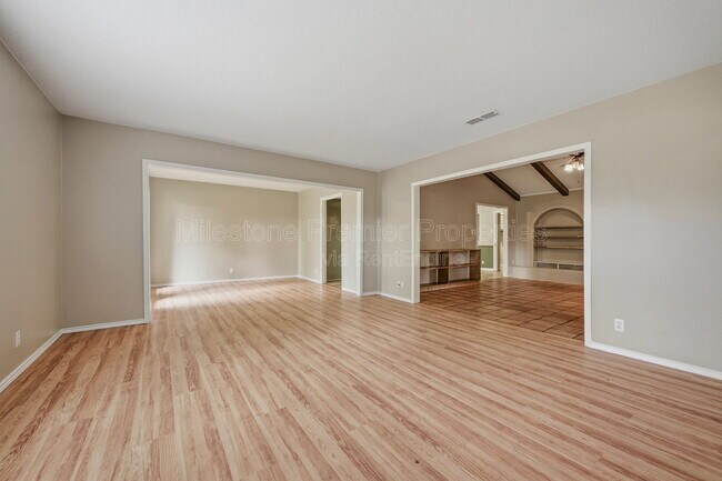 Foto del edificio - 2502 Turtle Creek Dr