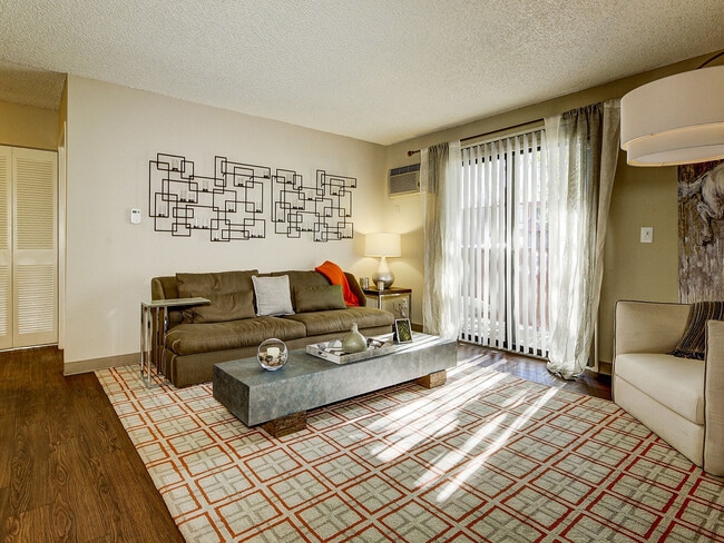 Building Photo - ReNew Cherry Creek