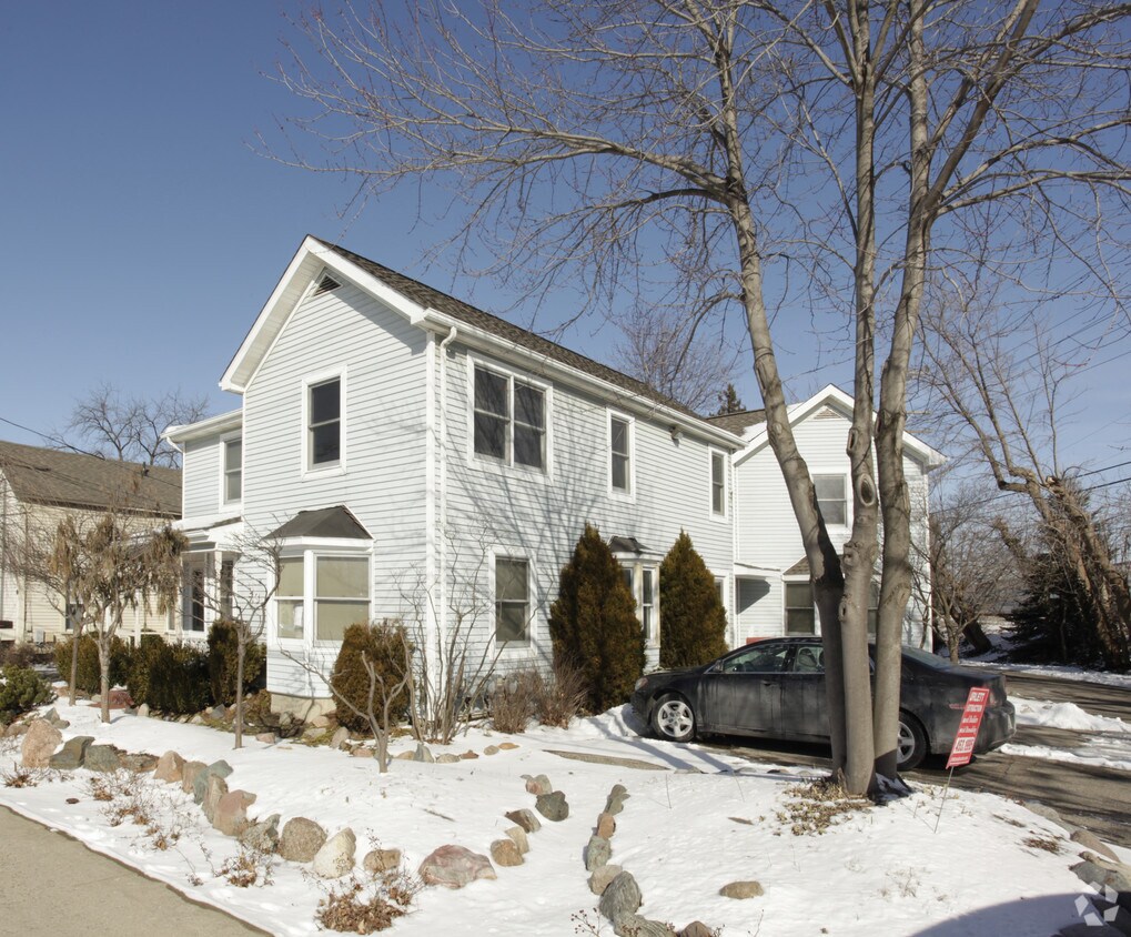 Primary Photo - 234 W Ann Arbor Trl