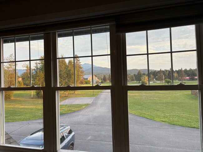 Foto del edificio - 89 Kinney Dr