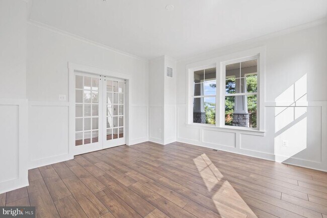 Foto del edificio - 1490 Thurston Rd