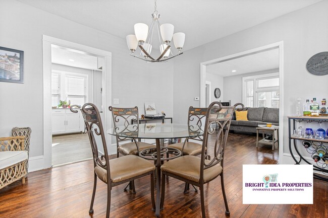 Building Photo - 875 Edmund Ave W