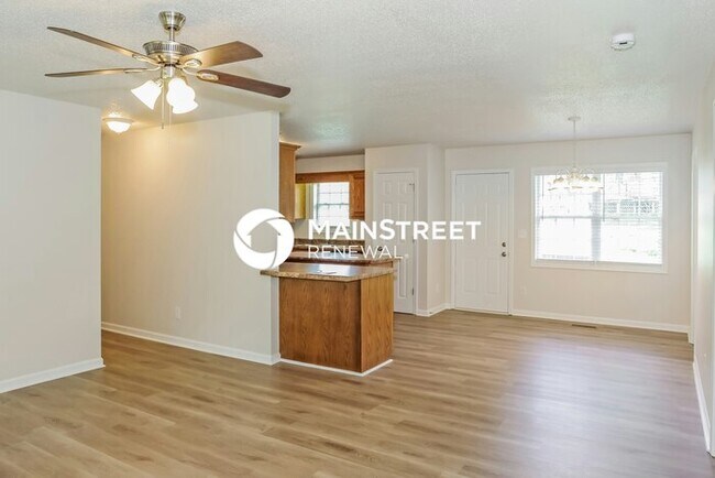 Building Photo - 4 Bedroom Pet-Friendly Home in ATHENS, AL with Main Street Renewal