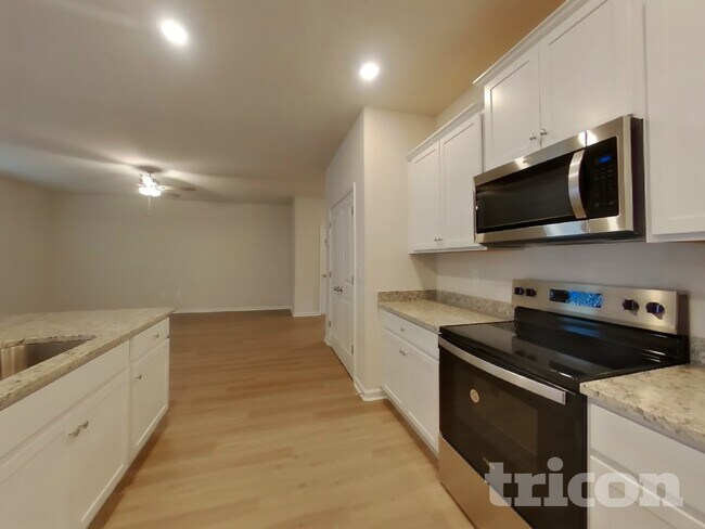 Foto del edificio - 6432 Lowe Ln