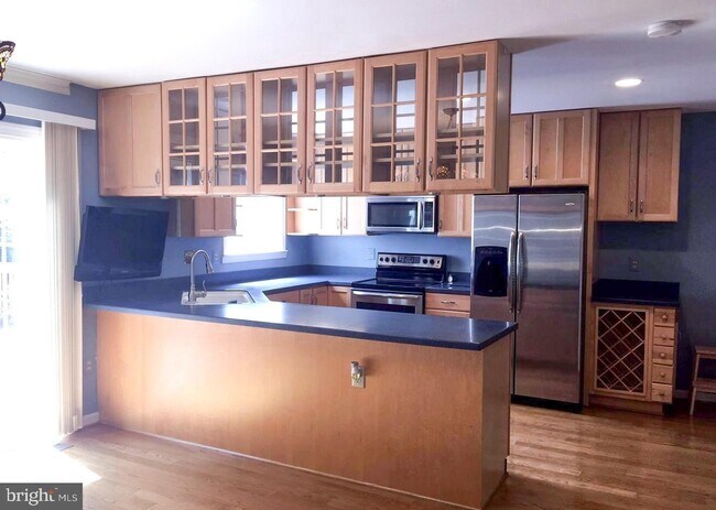 Building Photo - 905 Wild Forest Dr