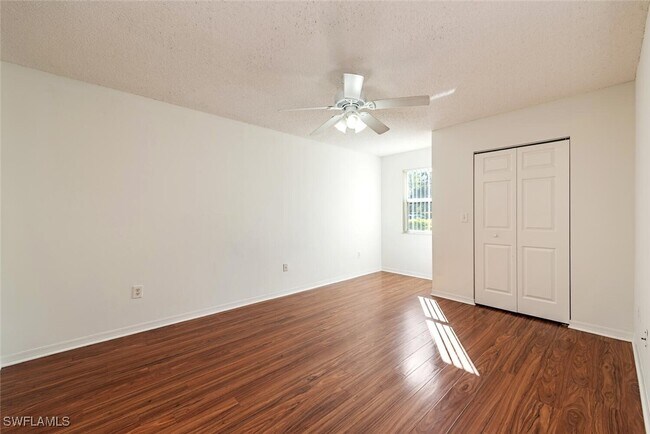 Foto del edificio - 8861 Colonnades Ct W