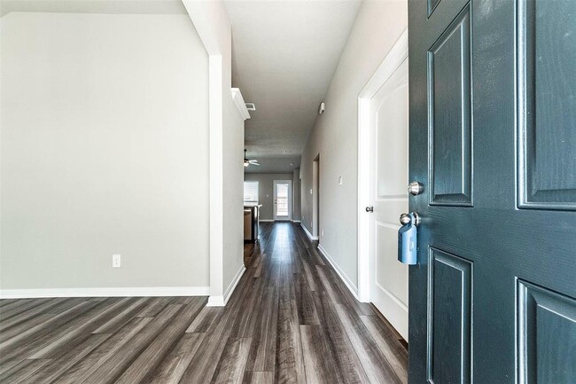 Building Photo - 8224 Tourmaline Wy