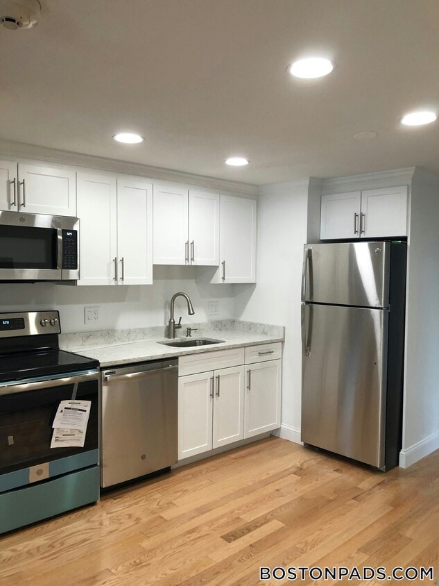 Foto principal - 16 Westford St