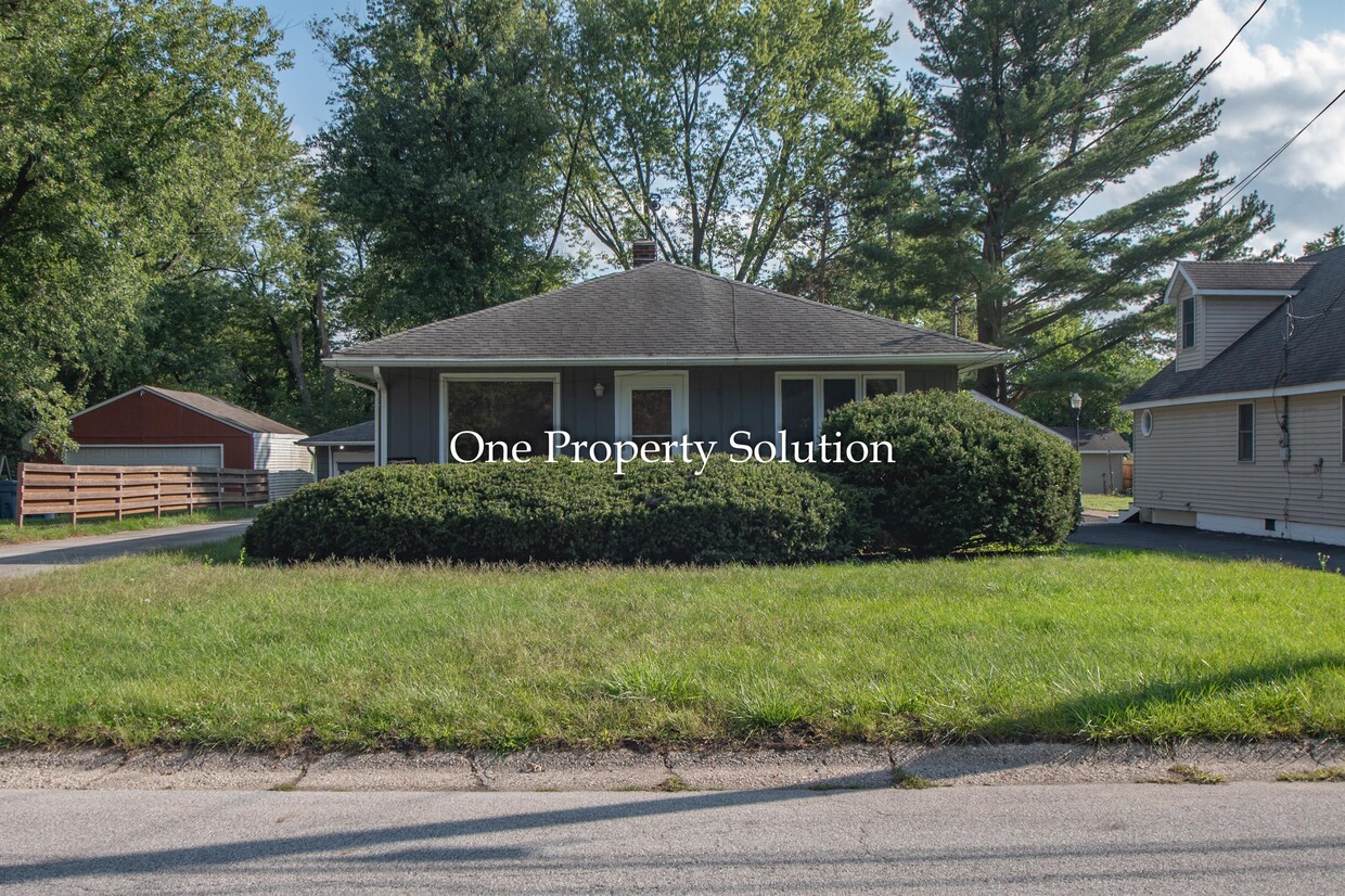 Primary Photo - 1117 E 40th Pl