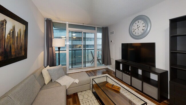 Photo du bâtiment - 30 Grand Trunk Crescent