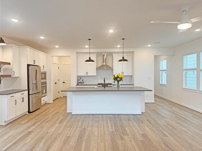 Foto del edificio - 2213 Via Laura Ln