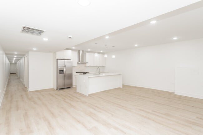 Building Photo - 3638 S King Dr