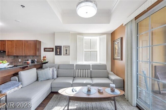 Foto del edificio - 2405 W Serene Ave