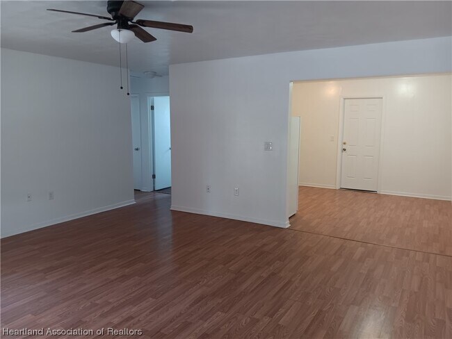 Building Photo - 4926 Salmon Dr