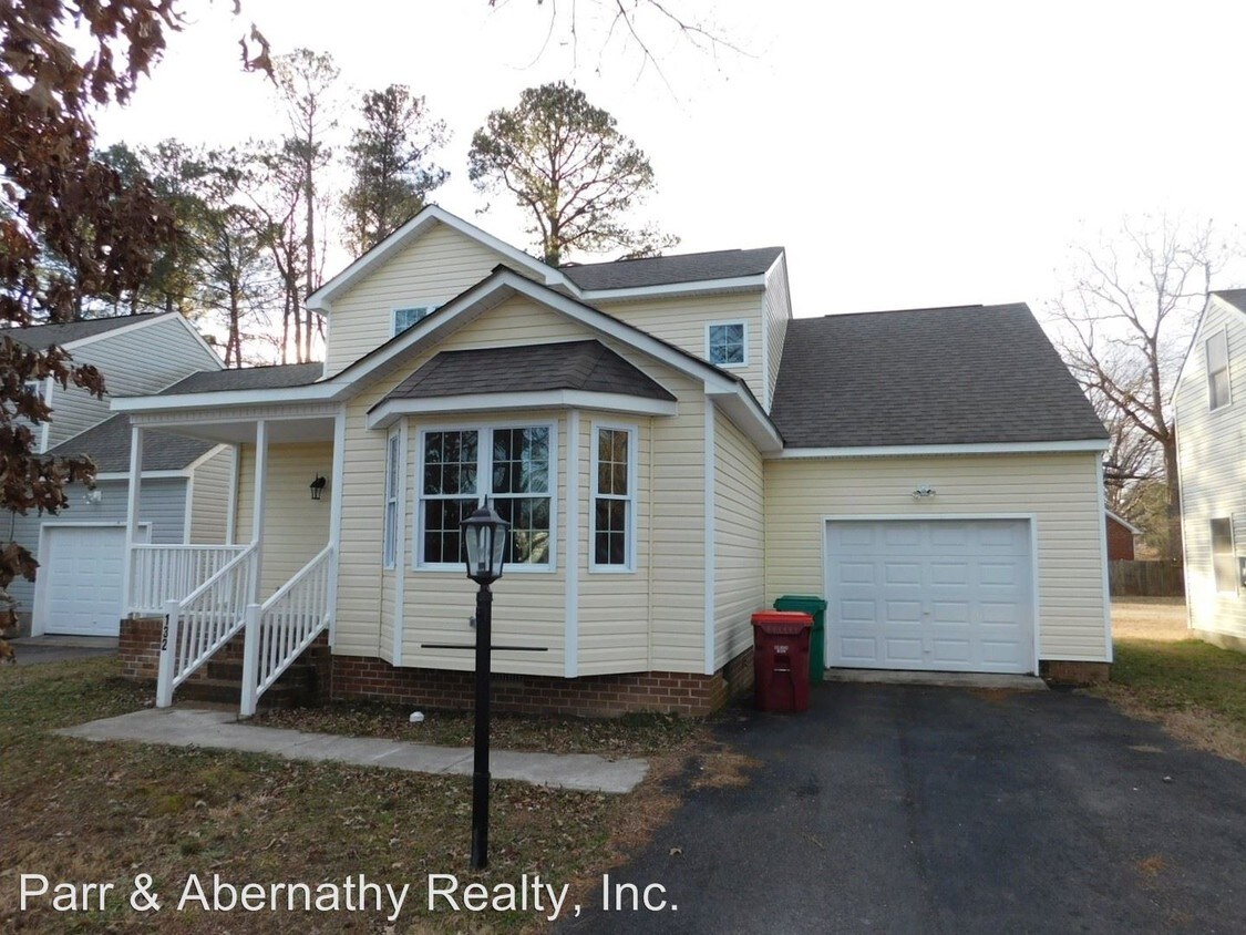 Primary Photo - 4 br, 2.5 bath House - 132 Lakeside Avenue