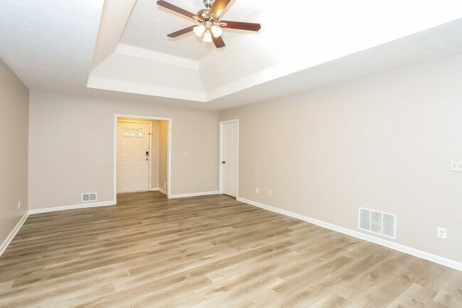 Building Photo - 480 Willow Ln