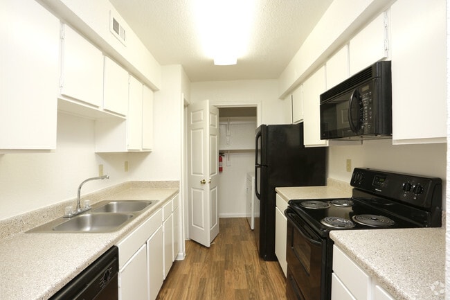 Interior Photo - Farmington