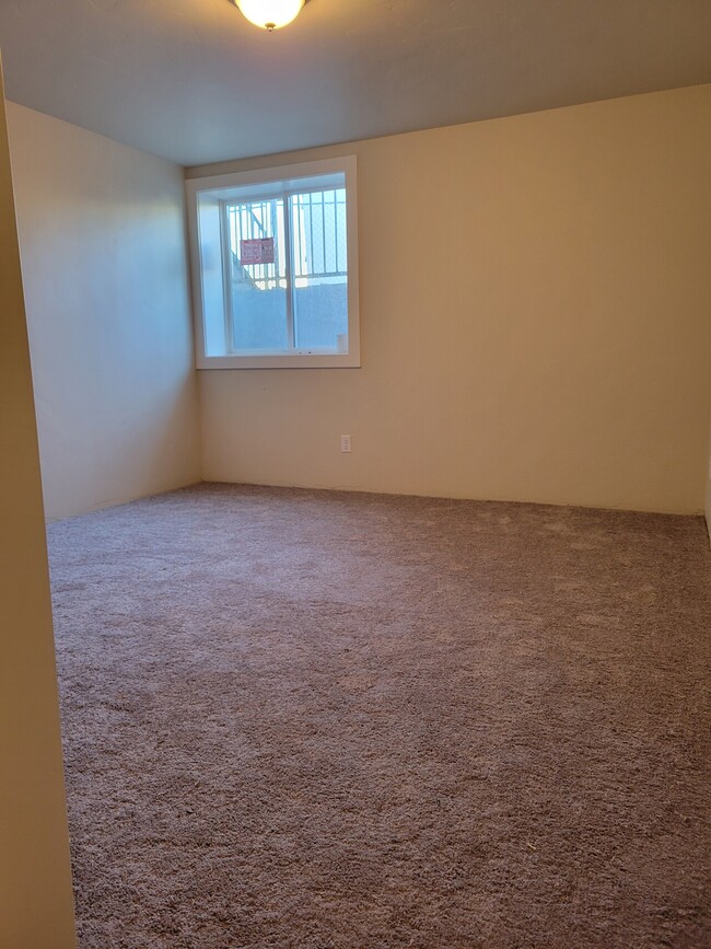 Building Photo - 1401 Oakley Ave