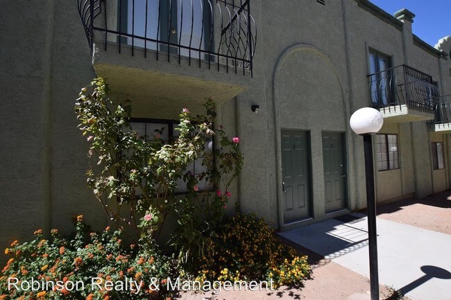 Building Photo - 2 br, 1.5 bath House - 7048 Burcot Ave #A46