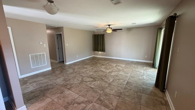 Foto del edificio - 6215 Loveland St
