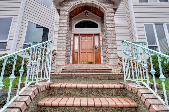 Foto del edificio - Beautiful Beaverton Home with Office & 3 Full Baths! | MOVE IN SPECIAL