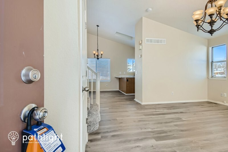 Foto principal - 12789 Elm St