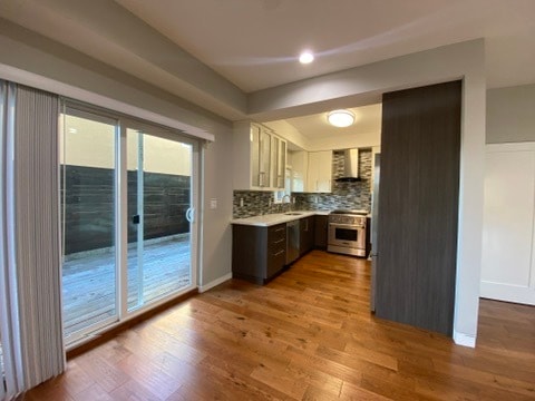 Building Photo - 2131 Carlmont Dr