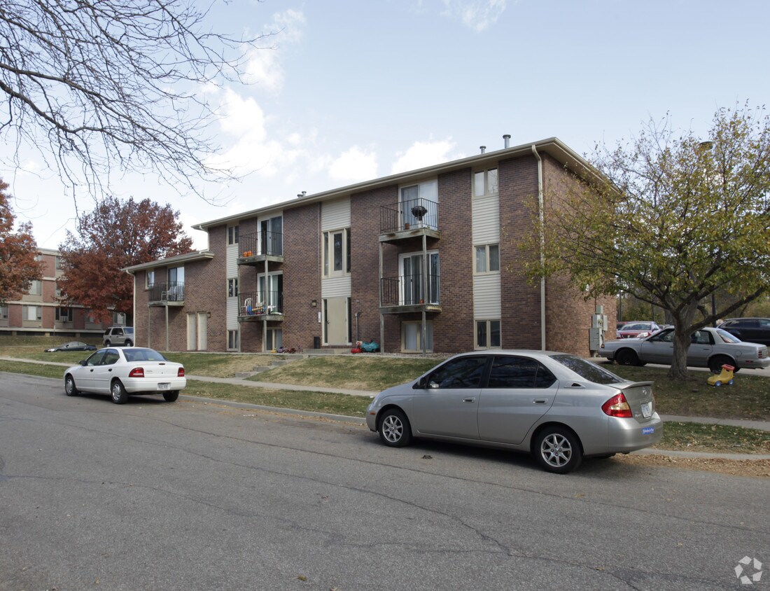 Building Photo - 5203 Huntington Ave