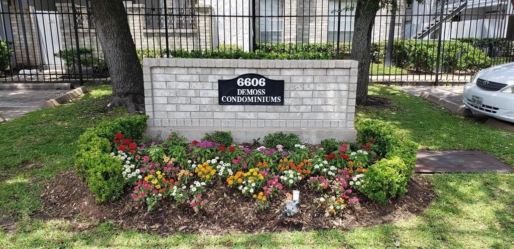 Foto principal - 6606 De Moss Dr