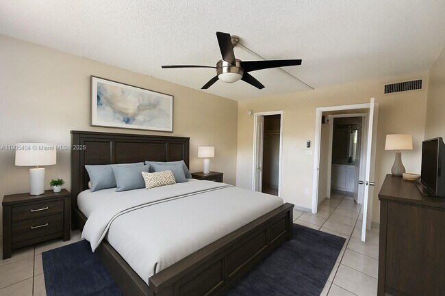 Foto del edificio - 666 W 81st St