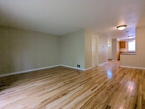 Building Photo - 1617 Oak Patch Rd
