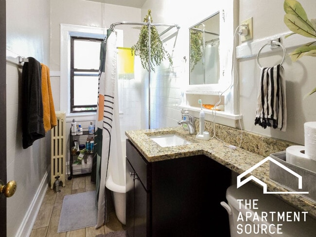 Foto del edificio - 5069 N Wolcott Ave