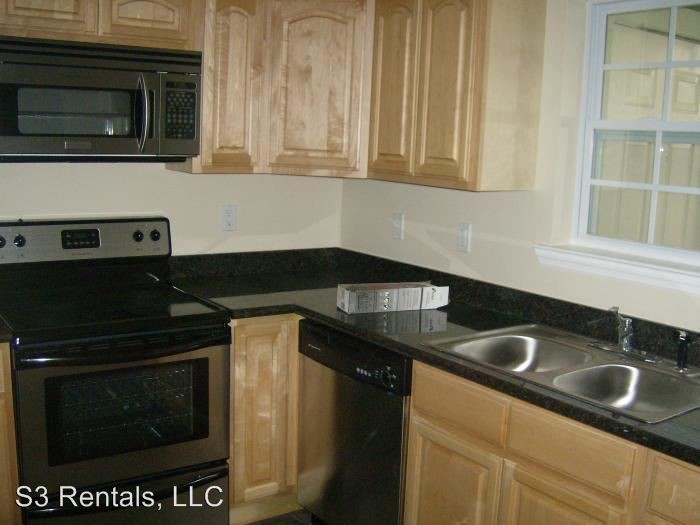 Building Photo - 810 Mccune Ct