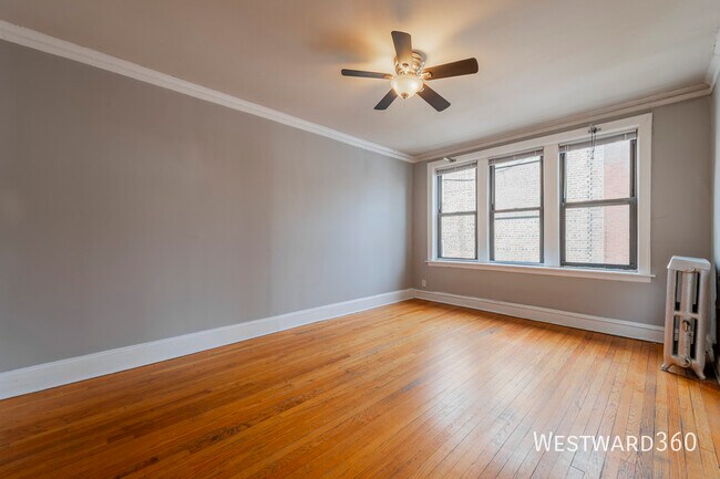 Foto del edificio - 6038 N Hermitage-1