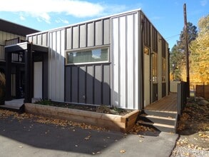 Building Photo - 166 McPherson Crescent