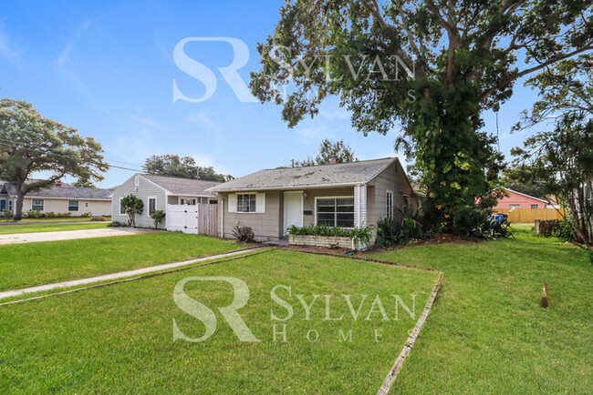 Building Photo - Adorable updated 3BR Home