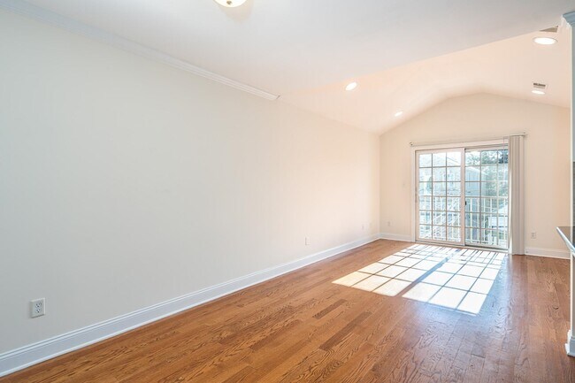 Foto del edificio - 72 Hutton St