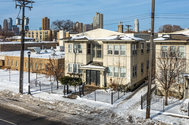 Building Photo - 2016-2020 E Franklin Ave