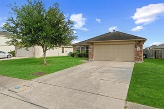 Building Photo - 2611 Verano Dr