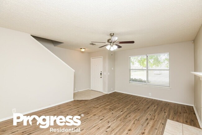 Foto del edificio - 814 Creekside Dr
