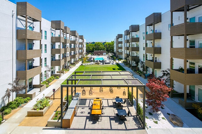Building Photo - Foundry Commons