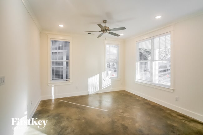 Building Photo - 2076 Elzey Ave