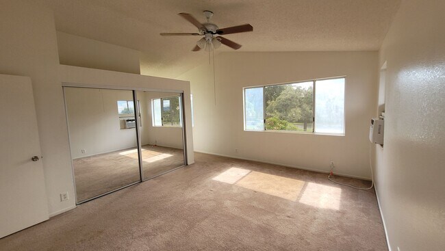 Foto del edificio - Charming  3 Bedroom 2.5 Bath Single Family...